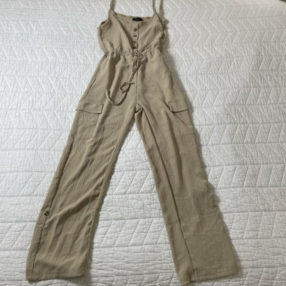 Love Beige Jumpsuit Size M Scoop Neck Sleeveless Wide-Leg Rayon Pockets